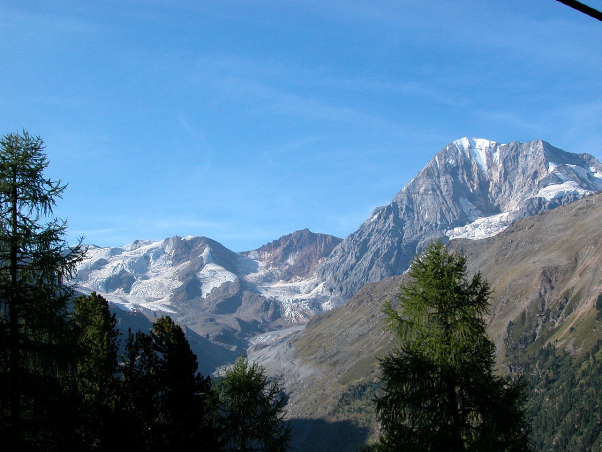 DSCN5782.JPG - Am nächsten Tag geht es dem Lift zu einer Wanderung auf die andere Seite des Tales.