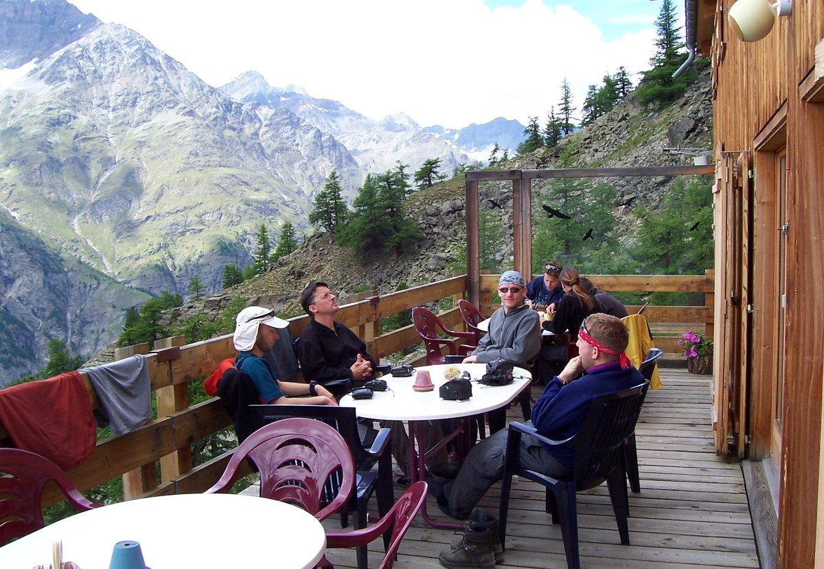 100_0786.JPG - Mittagsrast an der Europahütte.