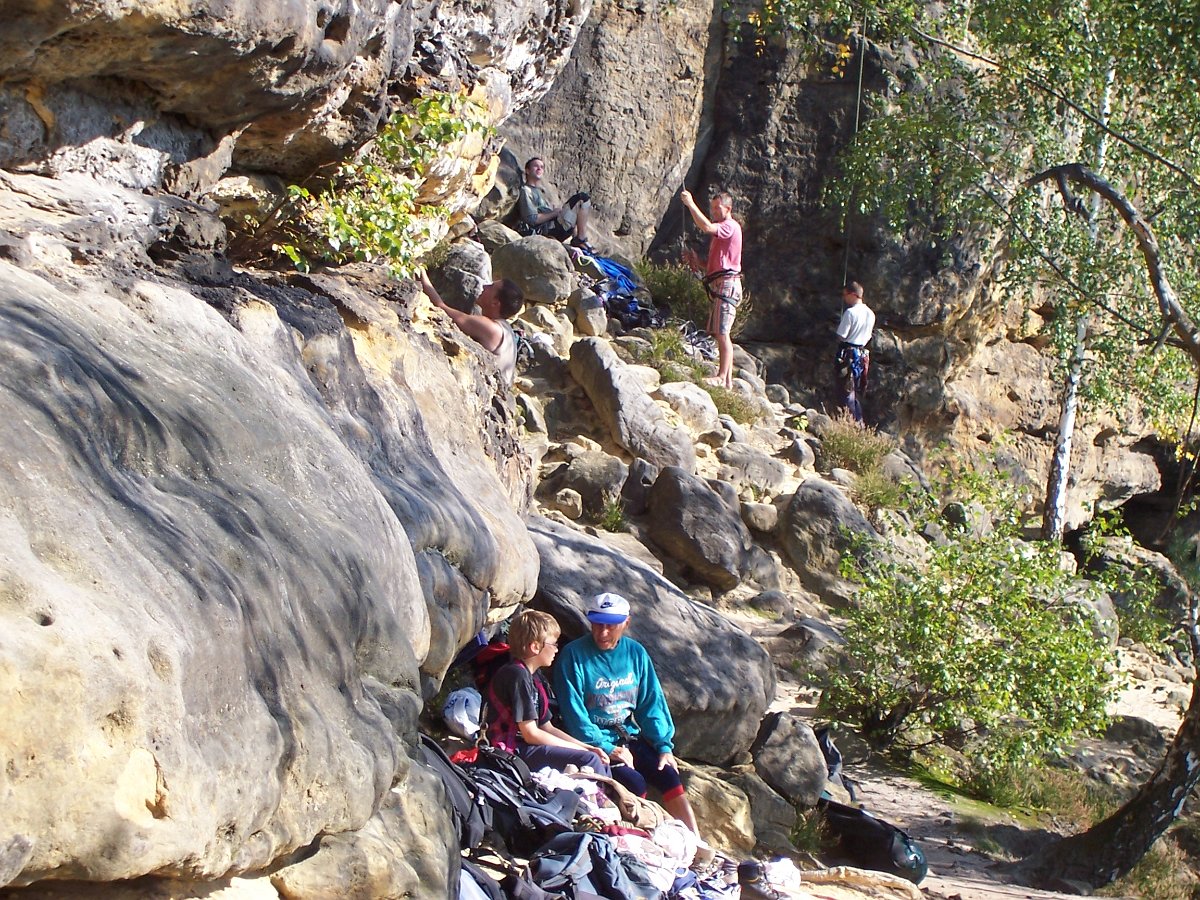 100_1588.JPG - Lothar mit Willi im regen Erfahrungsaustausch.