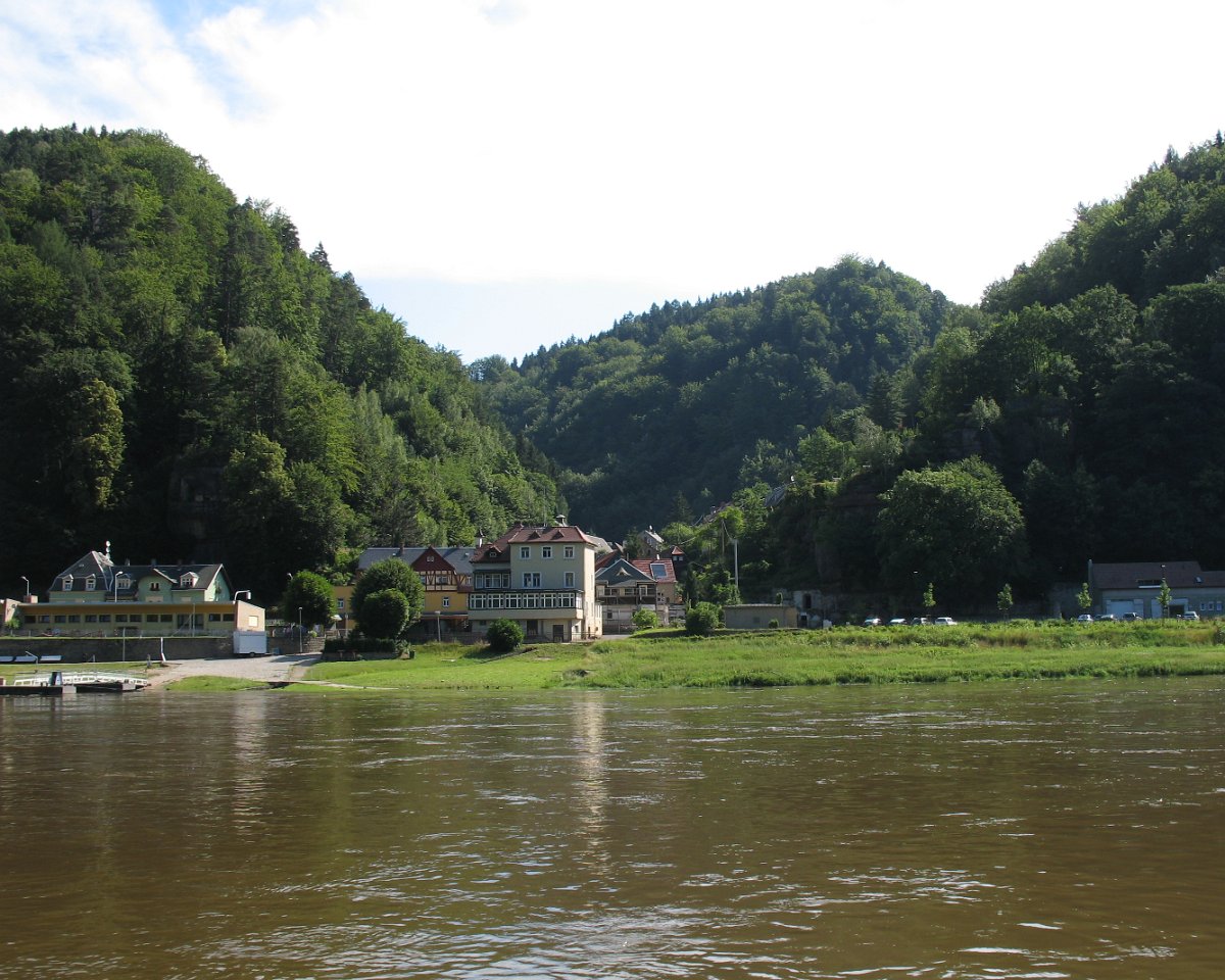 IMG_0478.JPG - Überfahrt mit der Schmilkaer Fähre nach der Zugankunft.