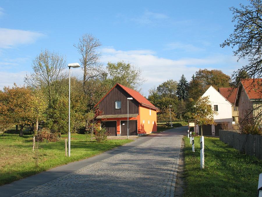 IMG_0917.JPG - In Weißig (bei Rathen) hat man Mut zur Farbe.