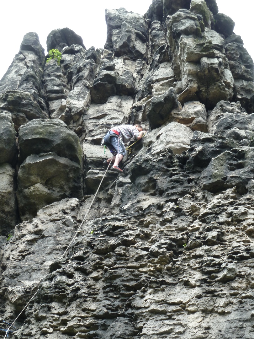 P1050871.JPG - Ralf im Vorstieg